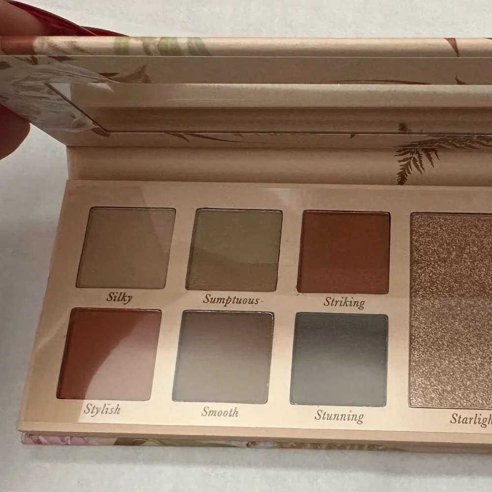 LAURA GELLER Soft Satins Eyeshadow & Highlighters Palette - Picture 4 of 5